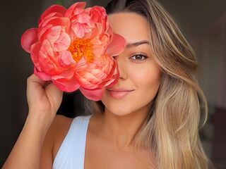 cam girl playing with vibrator ElsaLove