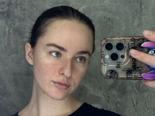 camwhore masturbating with vibrator GingerWareham