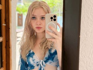 camwhore spreading pussy JuneLane