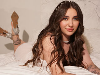 camgirl showing pussy KeiraHarts