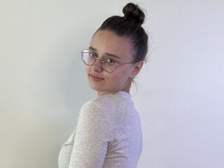 camgirl fingering wet pussy LarraineKaber