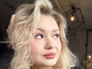 nude camgirl photo LavernaMonnot