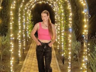 sexy camgirl NelleCauthorne