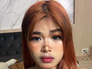 cam girl playing with dildo ThaiiTwix