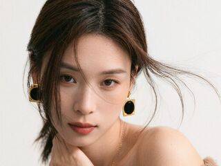 naughty camwhore ZhiYue