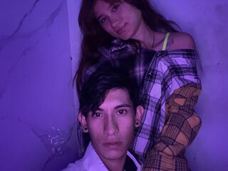 cam couple playing with vibrator AnnyaAndRick