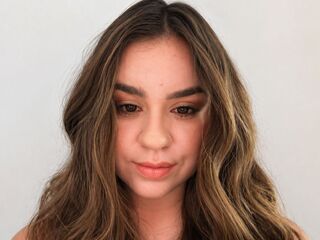 kinky cam AlexandraThornt