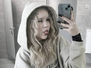 naked webcam girl picture AlicaUwu