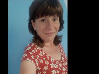 hot cam girl fingering shaved pussy AliceKatty