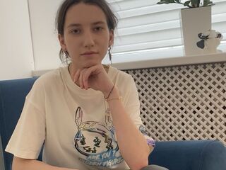 naughty camgirl masturbating with dildo AmyCoxe