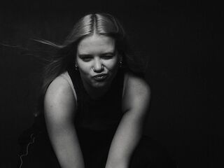 naughty cam girl picture AngellaMaulin