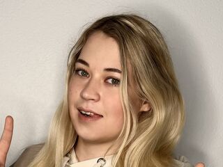 camslut topless AnjaTruehart