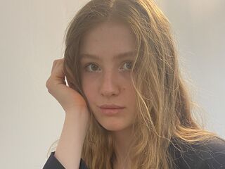 camgirl masturbating with sextoy AuraTyce