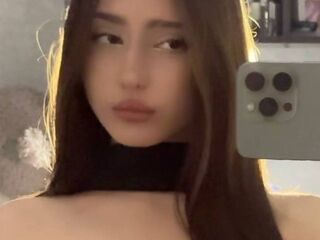 naked cam girl fingering pussy BellaJersiquins