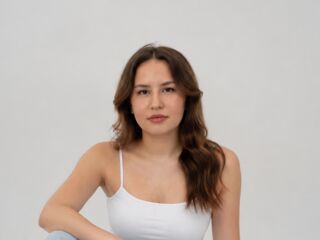 cam chat room BetteDesfosses