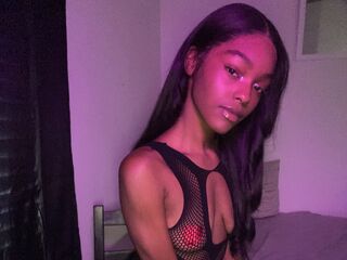 camgirl showing tits BlackMali