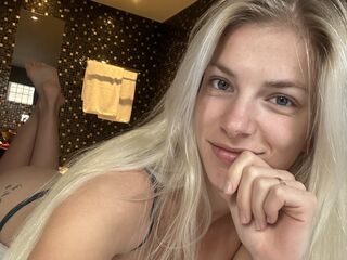 nude cam photo BlondieBritt