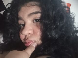 camgirl showing pussy CamilaBliss