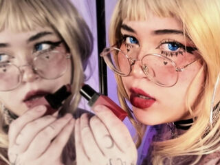camgirl live CharlotteBennett