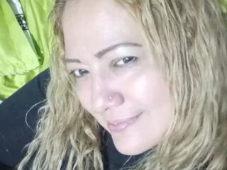 beautiful camgirl ClauMills