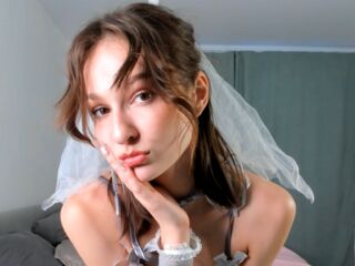camgirl porn cam ClementinaDrouin