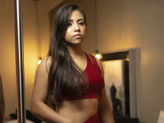 camwhore masturbating with sextoy CloheBell