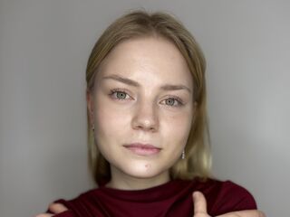 closeup webcam DelenaLabonne