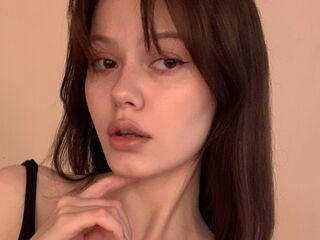 camslut masturbating DeniseBonnel