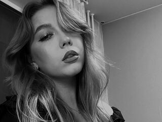naked webcamgirl photo DevonaDalal