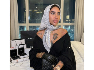 fingering camwhore DianaCarolinas