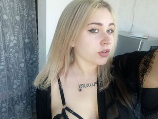 hot chat room DinahSalimas