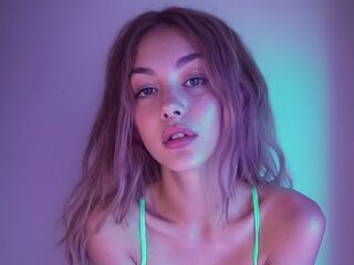 camgirl masturbating with dildo DominicaAtom