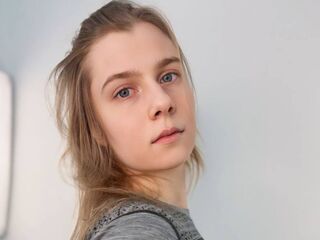 nude gamgirl DonnettaLorino