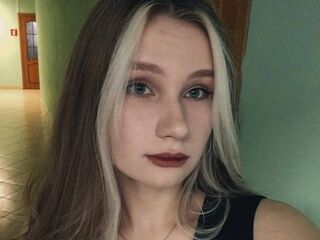 fingering girl chatroom DorthyZurkus