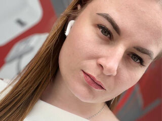camwhore masturbating with sextoy ElenaMaeer