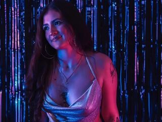 naked camgirl masturbating EmilianaKors