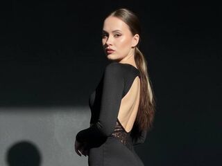 girl sex chat room EmilyGiffin