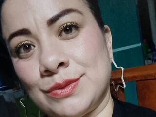 camgirl chat room EmilyTempation