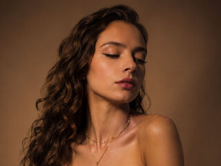 camgirl masturbating with vibrator FranLeveille