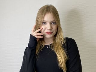 camslut spreading pussy FrancieMcrenolds