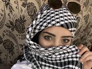 girl showing tits HavannaArab
