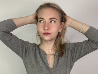 camgirl masturbating with sex toy HisakoHenn