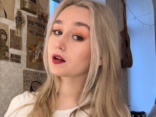 topless cam girl IlianaEggenberg