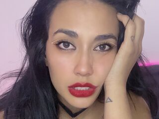 cam girl playing with vibrator IsabellaLisa