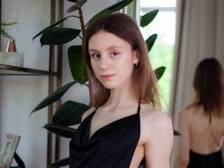 camgirl playing with dildo JuneMills