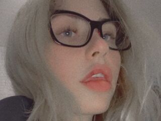 camslut fingering shaved pussy KatlynHoppel