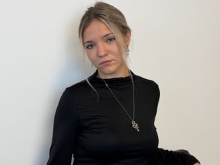live sex webcam video KeiraTullier