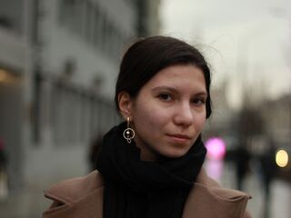 naked camgirl KiraReddel