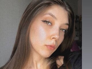 camgirl masturbating with sextoy LienFlanders