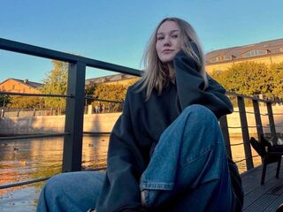 adultcam picture LillyStill